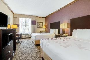 La Quinta Inn & Suites by Wyndham Ft Worth-Burleson - Burleson - 3