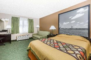 Super 8 by Wyndham Jefferson - Jefferson - 8