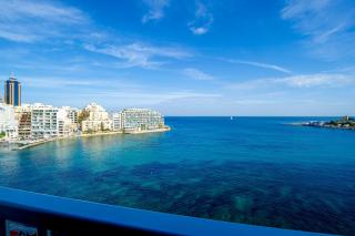 Spinola Bay top floor seafront 3 bedroom Apartment with panoramic sea views - by Getawaysmalta - 5