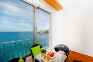 Spinola Bay top floor seafront 3 bedroom Apartment with panoramic sea views - by Getawaysmalta - St. Julianʼs - 8