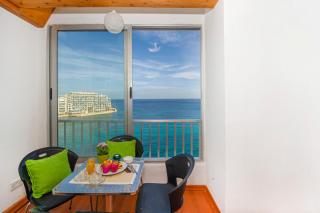 Spinola Bay top floor seafront 3 bedroom Apartment with panoramic sea views - by Getawaysmalta - St. Julianʼs - 7