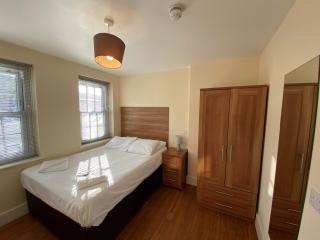 Wendover Arms Hotel - High Wycombe - 6