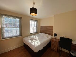 Wendover Arms Hotel - High Wycombe - 2