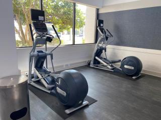 Crowne Plaza Jacksonville Airport by IHG - 5