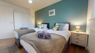 Spacious 2 Bedroom Corporate Apartment by Srk Serviced Accommodation - Eye - 6