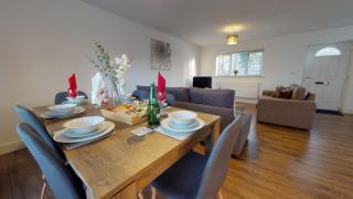 Spacious 2 Bedroom Corporate Apartment by Srk Serviced Accommodation - Eye - 7