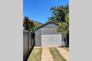 Hazeldene - The Best Location In Town! - 5