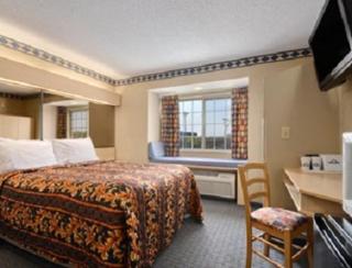 Days Inn & Suites by Wyndham Hutchinson - Hutchinson - 3