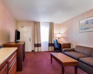 Comfort Inn & Suites Moreno Valley near March Air Reserve Base - 7