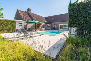 Villa with heated swimming pool, sauna and garden - 0