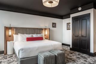 Bottleworks Hotel - 6