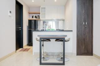 Marvelous 1BR at Branz BSD City Apartment By Travelio - Tangerang - 3