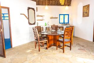 Hibiscus Beach House - Pangani - 3