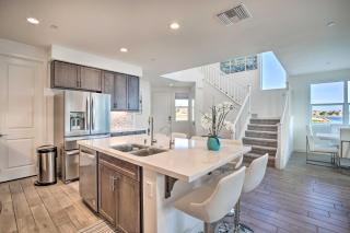Lavish Lakefront Villa - Music, Art, and Food! - Indio - 4