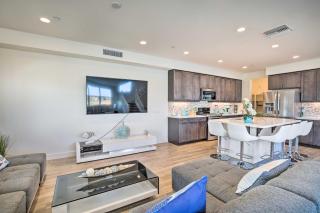 Lavish Lakefront Villa - Music, Art, and Food! - Indio - 5