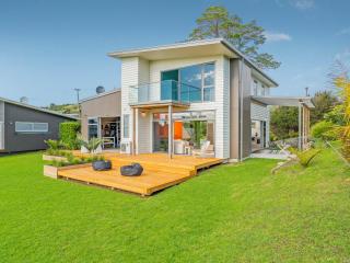 A Slice of Summer - Whangapoua Holiday Home - Whangapoua - 0