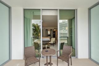 Junior Suite at Sorrento Residences- FontaineBleau Miami Beach home - 8