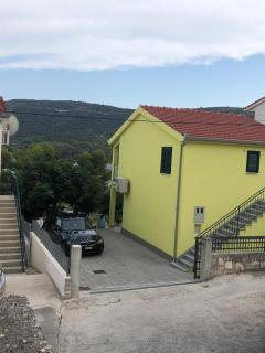 Seaside apartments with a swimming pool Poljica, Trogir - 18634 - 3