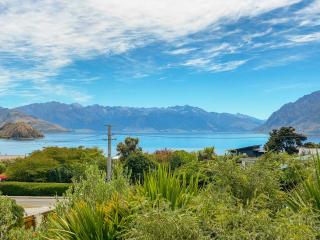 Stunning Panoramic Lake Hawea Views 5 Bedrooms - 1