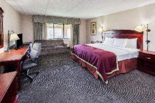 Baymont by Wyndham Michigan City - Michigan City - 7