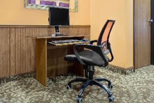 Super 8 by Wyndham Antigo - 2