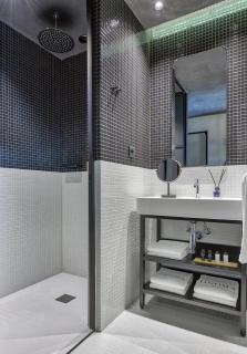 ONOMA Hotel - 8