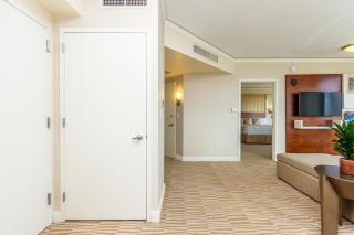 Hotel International Beach Tump Resort Ocean View 1100 sf 1 Bed 1Bth Privately Owned Sunny Isles - Miami Beach - 5