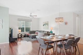 Stylish Vista Cay Luxury Oasis Near all Theme Parks walk to the Convention Center and Int'l drive - 0