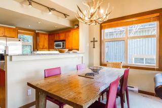 Ski in Ski out Minutes from Village, Private Hot Tub Sleeps 6 Free Shuttle - 7