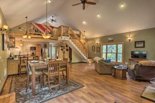 Secluded Casper Mtn Cabin Fire Pit, 12 Mi to Town - Crimson Dawn - 7