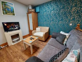Studio Near Lyme Regis, Dog Friendly, Self Catering, Small Garden, Free Private Parking" - Axminster - 5
