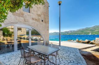 Fantastic Seafront Villa 4 Bedrooms Villa Samostan Prestige Stunning Sea Views & Enclosed Garden With Private Pool Korcula - 7