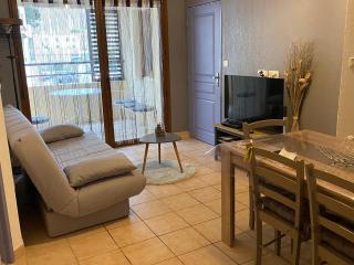 appartement 3 min a pied du centre d'Uzès parking piscine - Uzès - 4