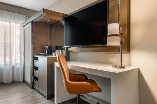 Cambria Hotel Washington DC Navy Yard Riverfront - 2