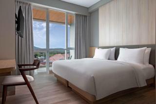 Hotel Santika Bukittinggi - Bukittinggi - 1