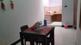 R2 Guest House - 8