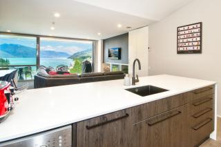 Luxury on the Lake - Queenstown - 9