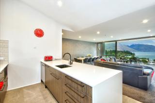 Luxury on the Lake - Queenstown - 0