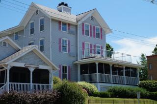 Harbor House Inn - Grand Haven - 6