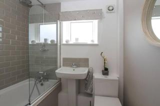 TY BYCHAN - SEA VIEWS - 4 Bed BUNGALOW-RAVENSPOINT - Trearddur - 5