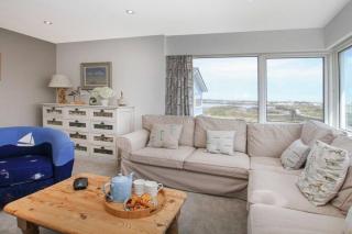 TY BYCHAN - SEA VIEWS - 4 Bed BUNGALOW-RAVENSPOINT - Trearddur - 4