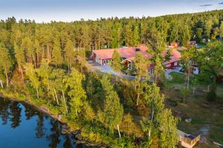 Hjälmargården - Läppe - 0