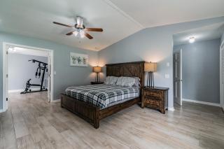 A Large Tropical Estate with 2 Acres of Space home - 1