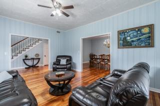 A Large Tropical Estate with 2 Acres of Space home - Tampa - 8