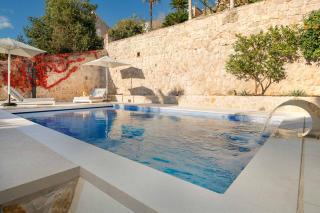 Sensational Dubrovnik Villa Villa Filia 6 Bedrooms Overlooking Dubrovnik City Walls Old Town - 1