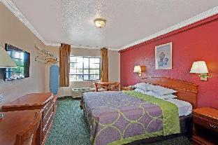 Super 8 by Wyndham Hollywood/LA Area - Los Angeles - 1