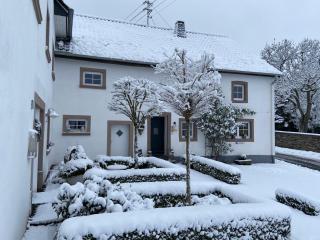 Eifelferienhaus An der Kapelle - kostenlose Sauna, Ofen - Kerschenbach - 1