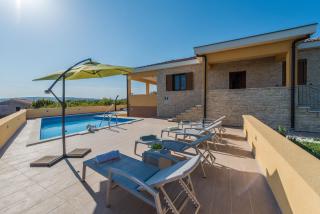 Vila Velebit - Maslenica - 2
