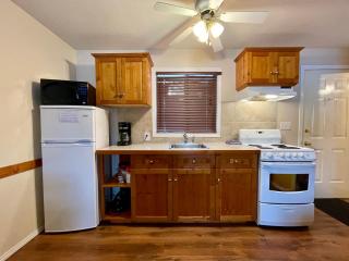 Brookside Motel - Golden - 9