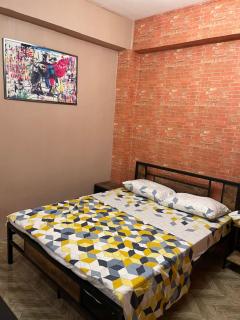 Staycation Cozy Comfortable STAY Hotel QualitY fast Internet Worldwide Channel Cable TV Gaming Netflix Sanitize - Manila - 6